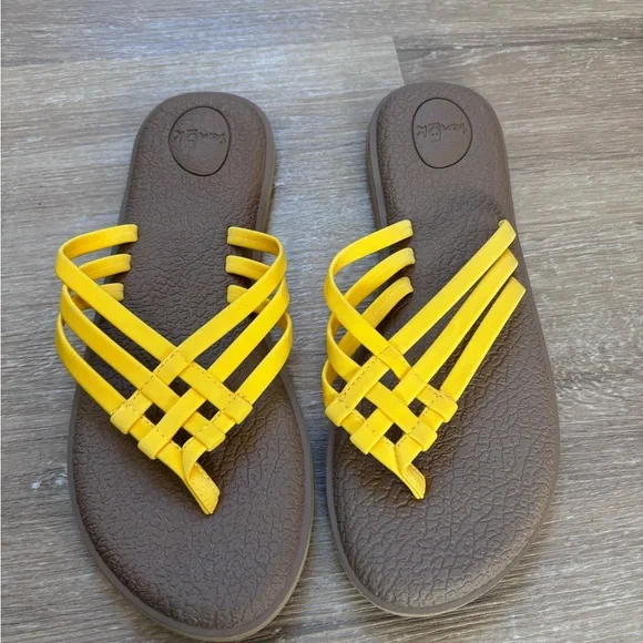 Sanuk Yoga Salty Yellow Woven Flip Flop Sandals - Picture 2 of 5